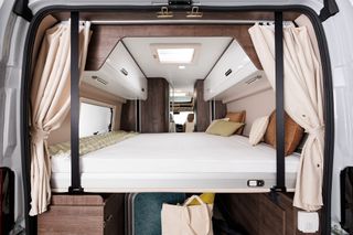 Camper Benivan 190 Plus cama trasera eléctrica
