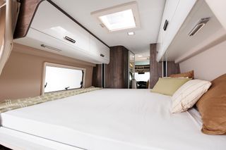 Camper Benivan 190 Plus cama trasera eléctrica