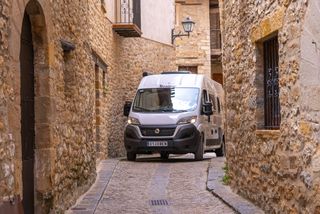 Camper Benivan 120 ES 2 camas dobles 4 plazas
