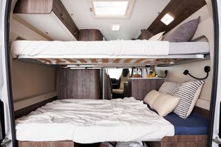 Camper Benivan 120 ES 2 camas dobles 4 plazas