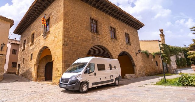 Camper Benivan 120 ES 2 camas dobles 4 plazas
