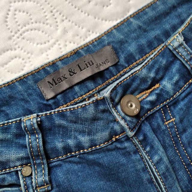 Jeans strappato Max and Liu