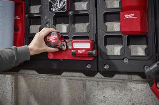 Milwaukee - Soporte para herramientas con clip