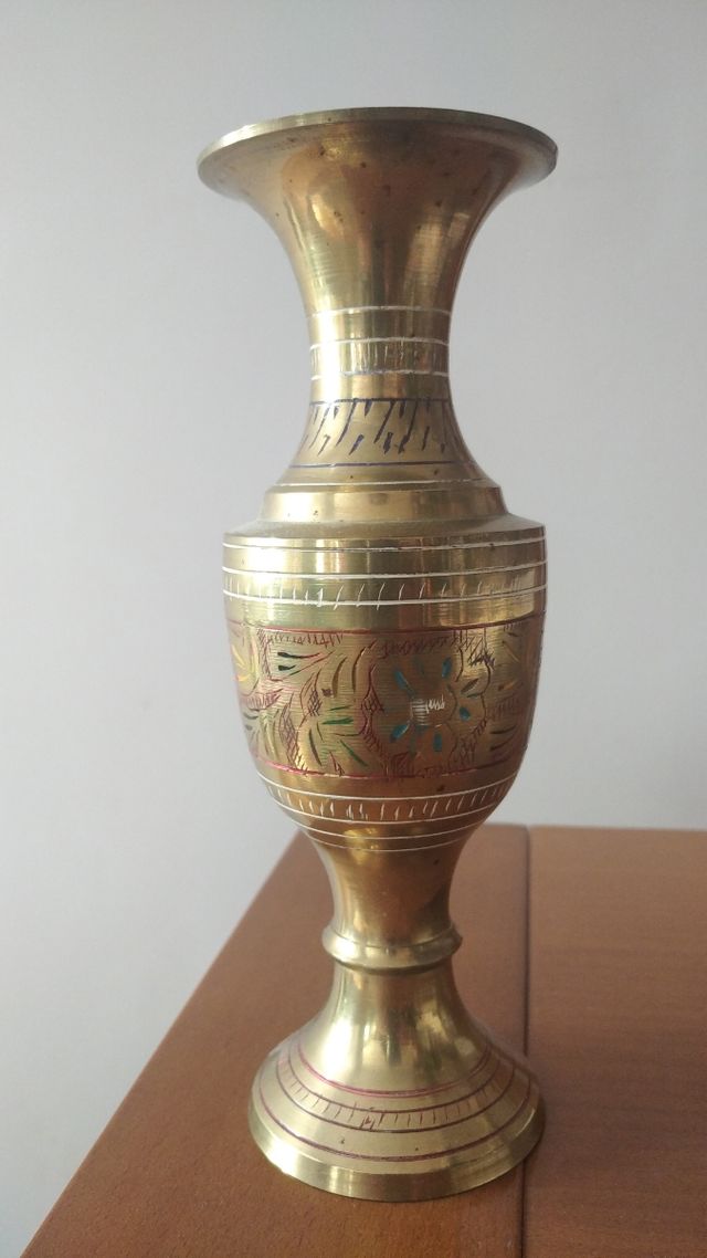 Jarrón latón