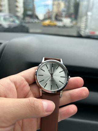 ⌚ Reloj moderno correa marrón