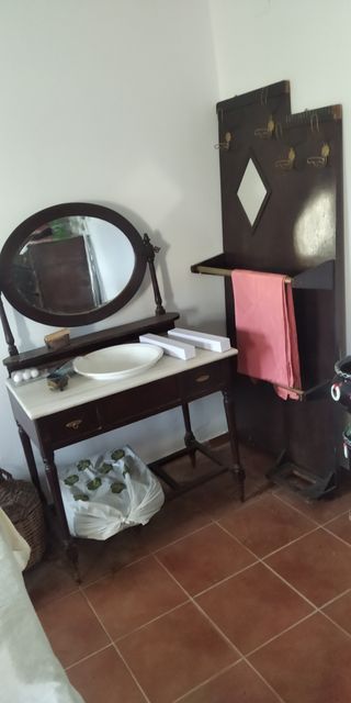 Muebles antiguos, cómoda perchero tocador