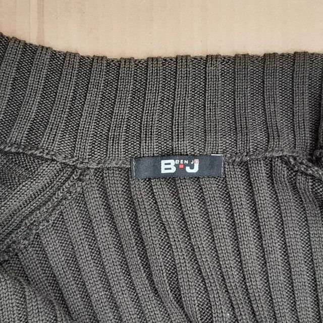 Cardigan maglione in lana Merino + un regalo