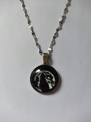 Medallón de gato con cadena