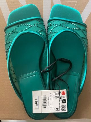 Sandalias planas brillos talla 37 color verde