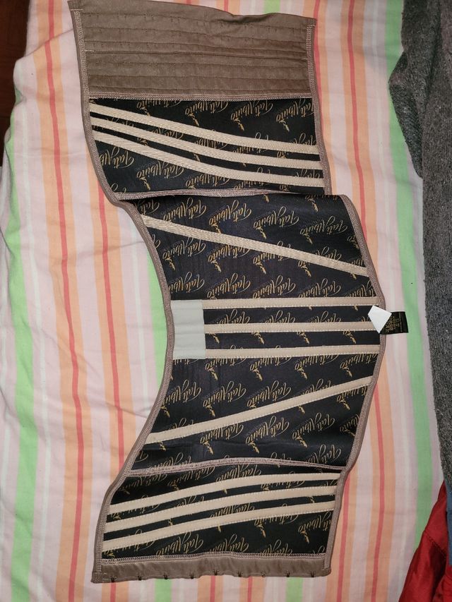 Cinta e colete modelador brasileiro