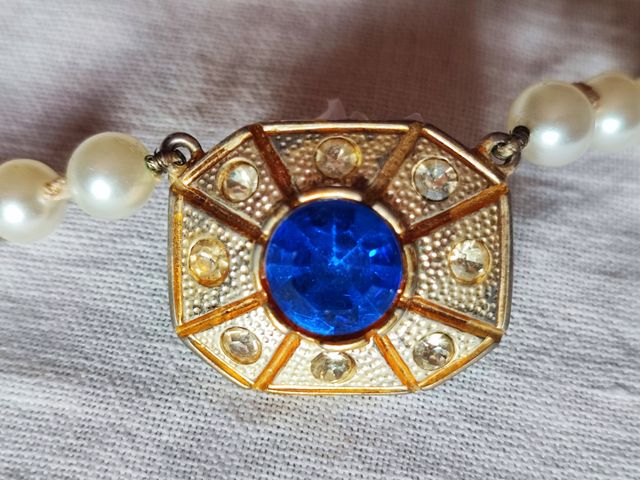 Set collana girocollo con ciondolo e orecchini