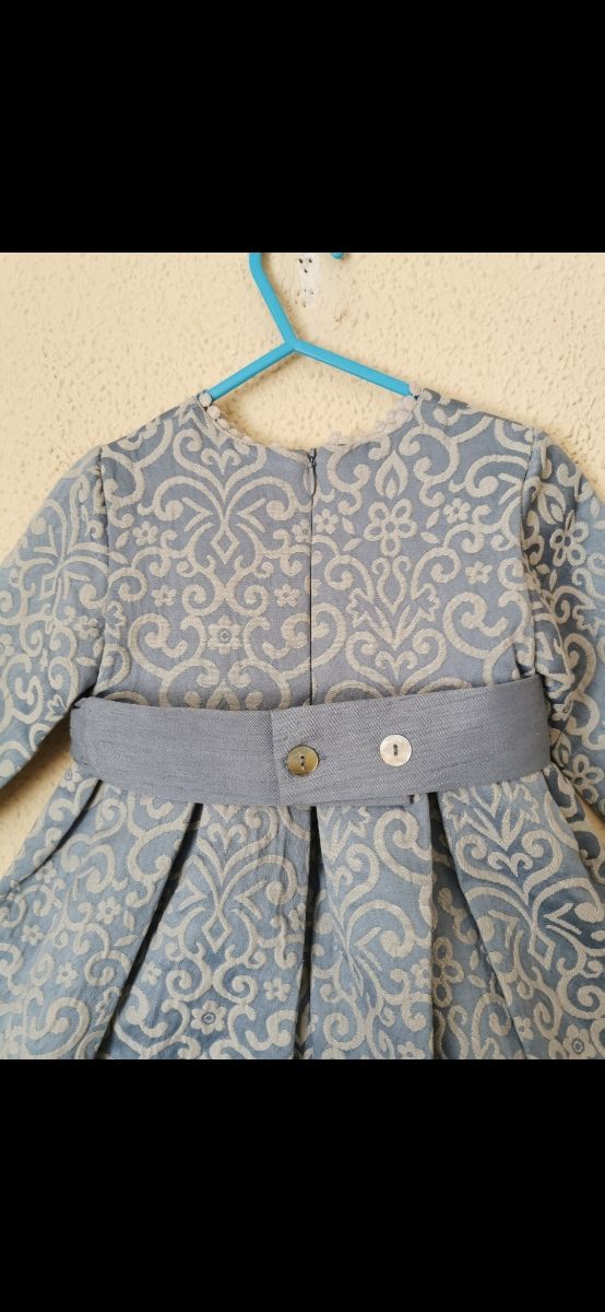 vestido de niña talla 2 años.