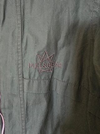 Cazadora verde de PullandBear 