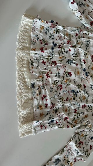 Blusa de flores de Bershka