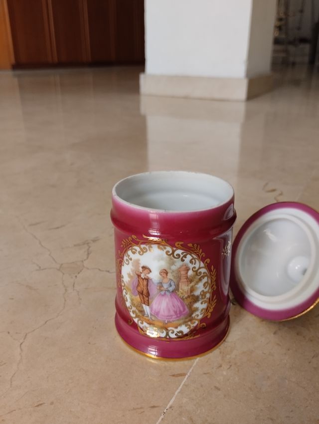 Limoges. Porcelana vintage bote
