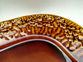 Bandeja cerámica esmaltada con hojas de roble