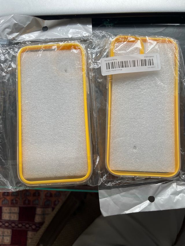 Fundas amarillas iphone 14 plus