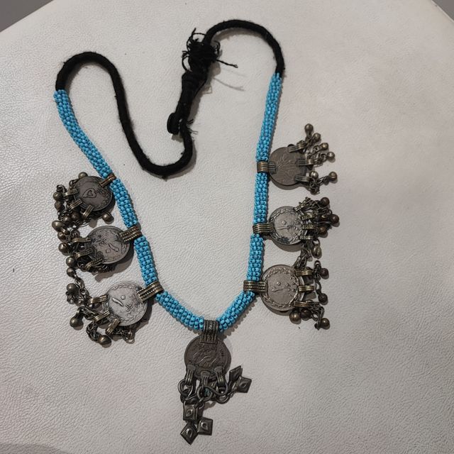 Collana afghana vintage e unica.