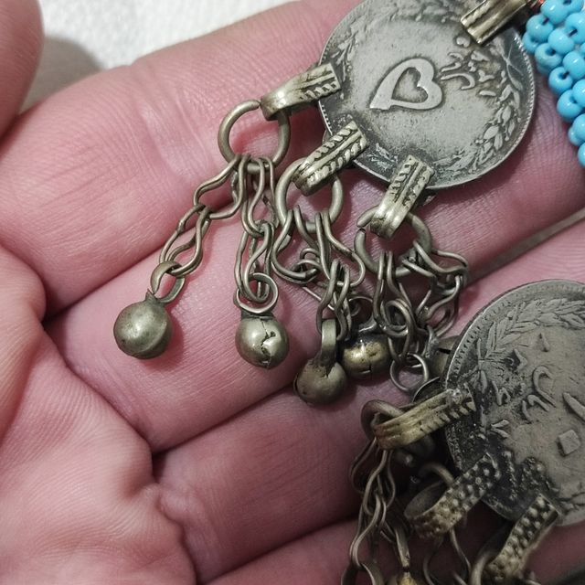 Collana afghana vintage e unica.