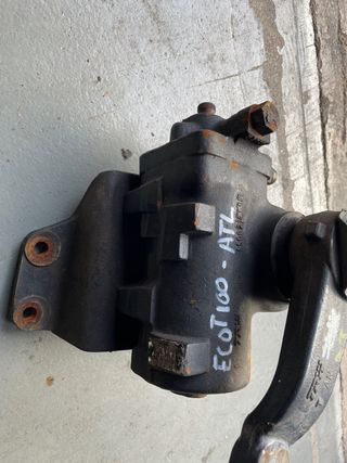 Caja de direcion se nissan atleon