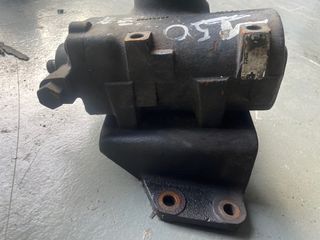 Caja de direcion de nissan atleon