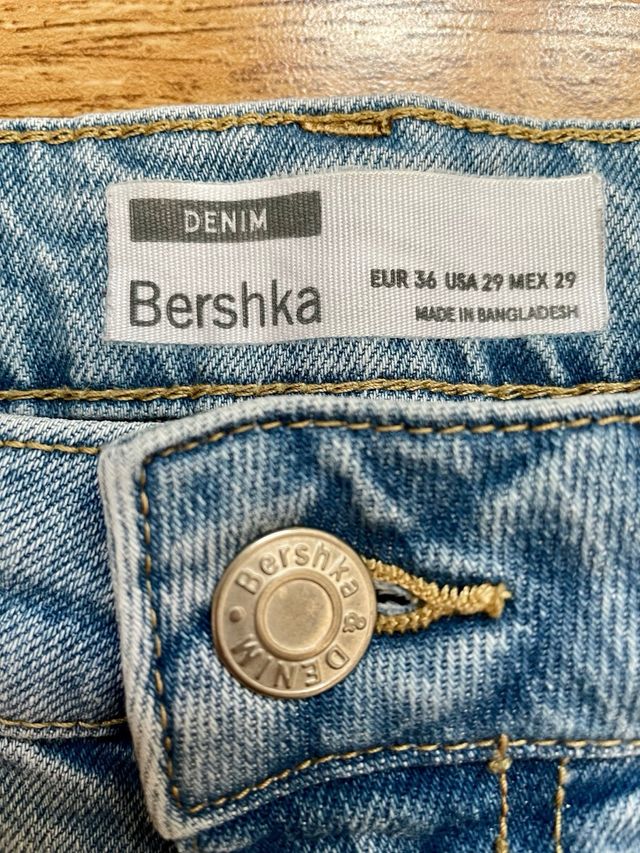 Bermuda vaquera Bershka