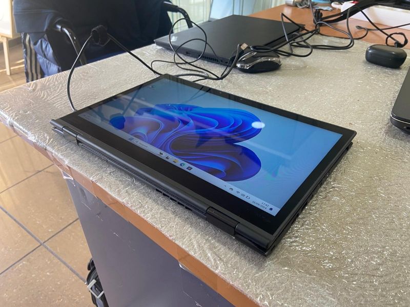 LENOVO YOGA X1 G3 I5 I5 8350U 8 RAM 256 NVME