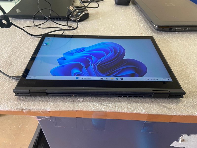 LENOVO YOGA X1 G3 I5 I5 8350U 8 RAM 256 NVME afbeelding 9