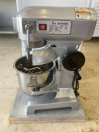 AMASADORA PLANETARIA DE 10 LITS 561