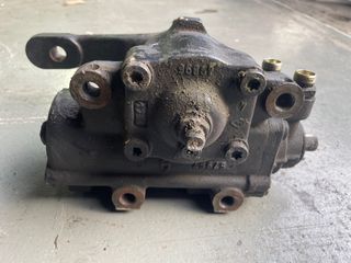 Se vende caja de direcion de nissan cabsthar