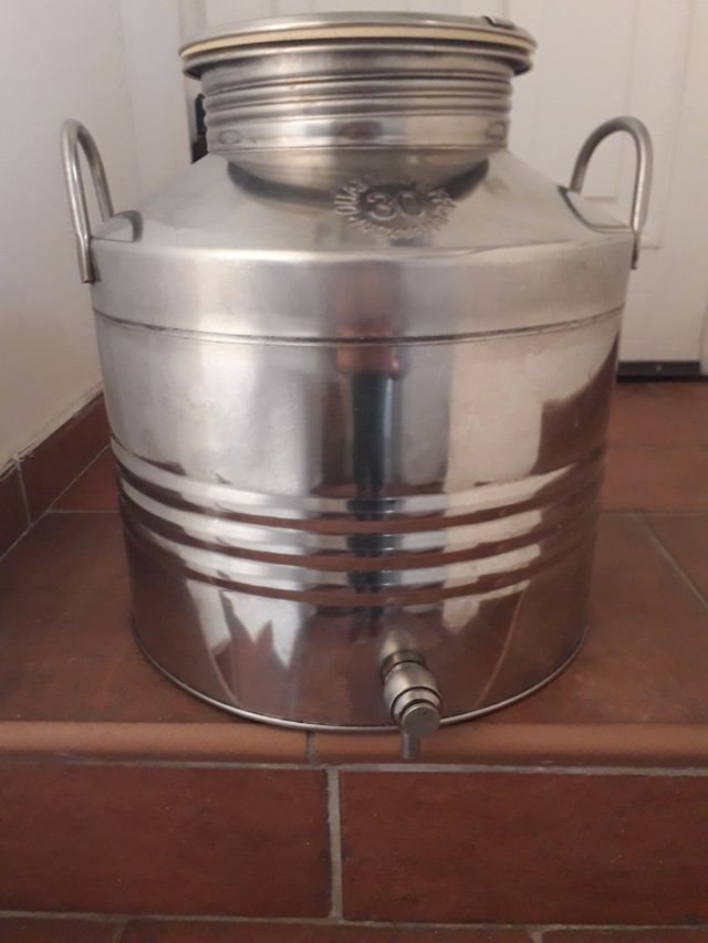 Bidone per olio può contenere 30 litri