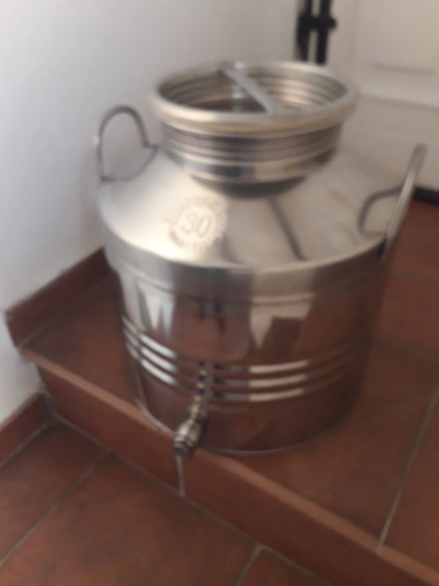 Bidone per olio può contenere 30 litri