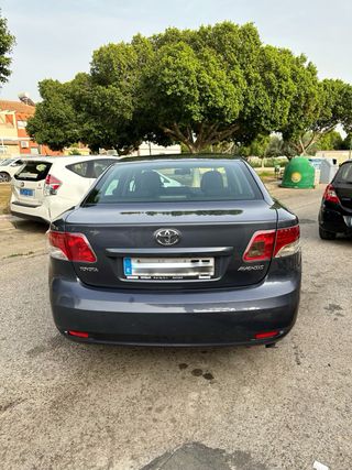 Toyota Avensis 2010