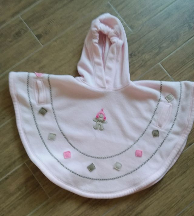 Poncho con cappuccio per bambina piccola