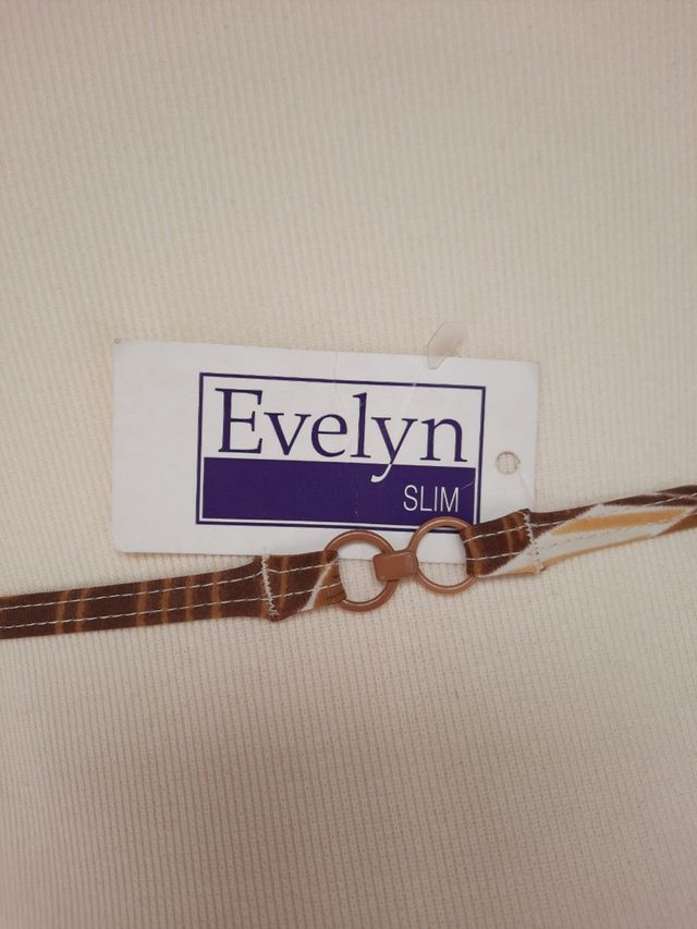 Bikini Evelyn con etiquetas.