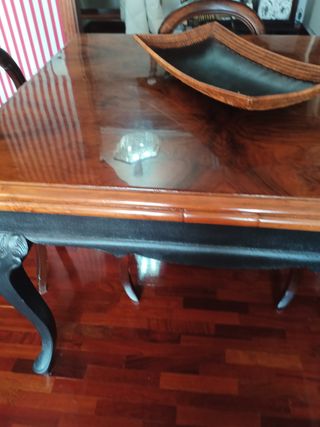 Mesa antigua de madera