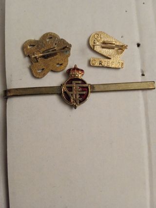 Pins futbol España 82 y sujeta corbatas vintage