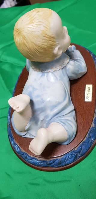 Figura de bebé.