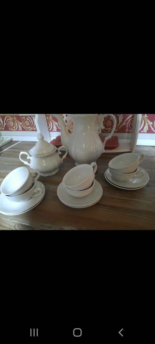 Juegi de café blanco para 6 personas  15€