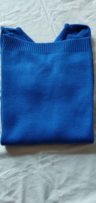 Maglione in lana confezionato a mano capo unico