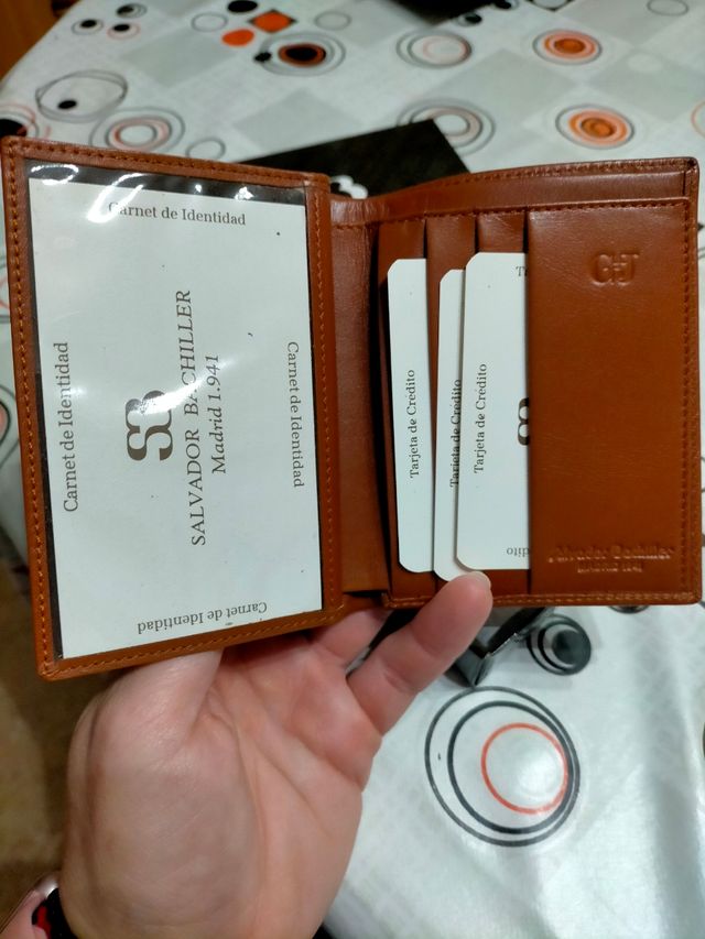 Tarjetero Salvador Bachiller