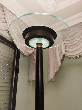 Lámpara de pie con luz halógena