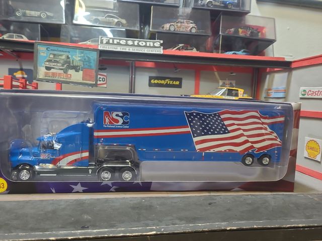 CAMIÃO ARTICULADO AMERICANO