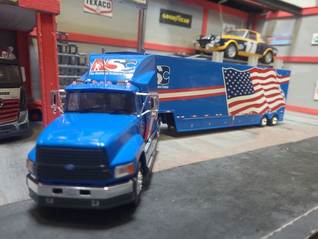 CAMIÃO ARTICULADO AMERICANO