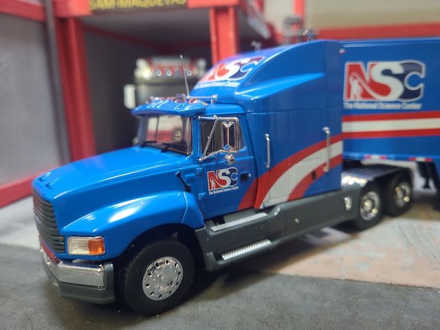 CAMIÃO ARTICULADO AMERICANO