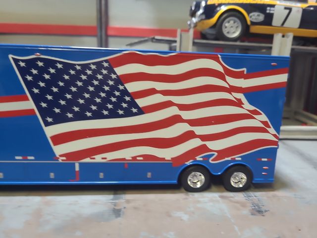 CAMIÃO ARTICULADO AMERICANO