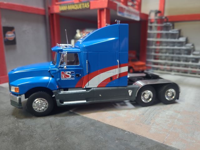 CAMIÃO ARTICULADO AMERICANO