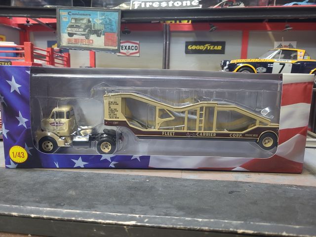 CAMIÃO TRANSPORTADOR AMERICANO