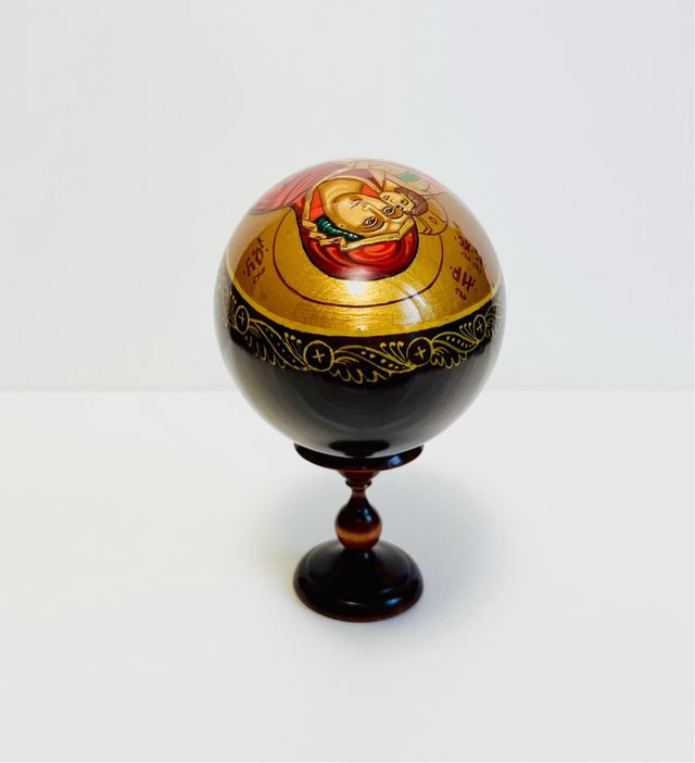 Uovo russo dipinto a mano