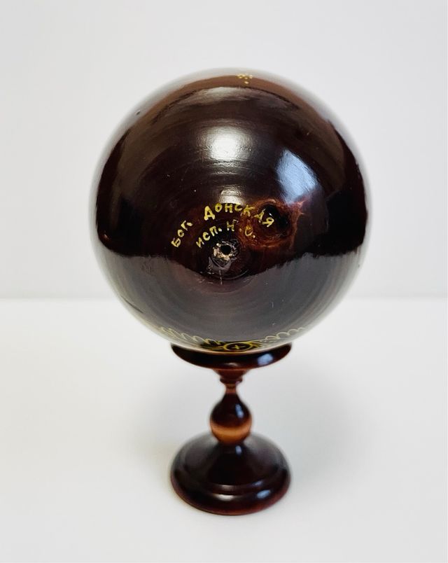 Uovo russo dipinto a mano